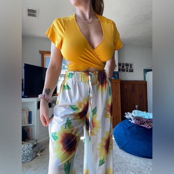 2 PIECE Sunflower pant set - Picture 1 of 2